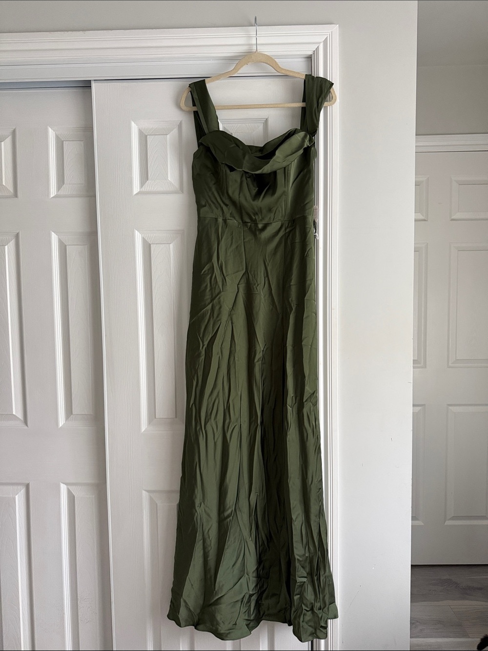 Birdy Grey Mia Matte Satin Convertible Dress - Olive Size M - Picture 6 of 8